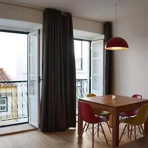 Two Bedroom In Historic Location! Close To The River Lisboa