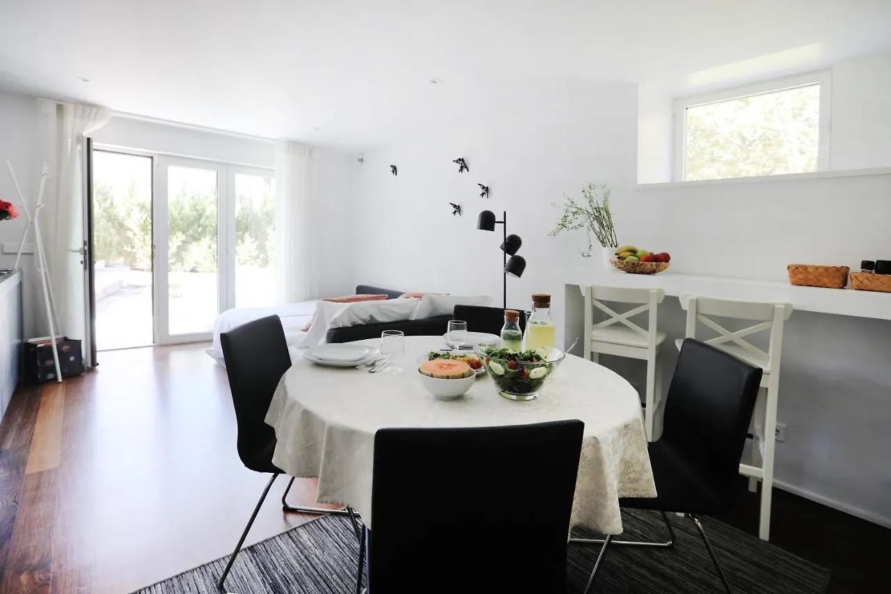 Santa Joana Apartments With Garden And Heated Pool Lisbon